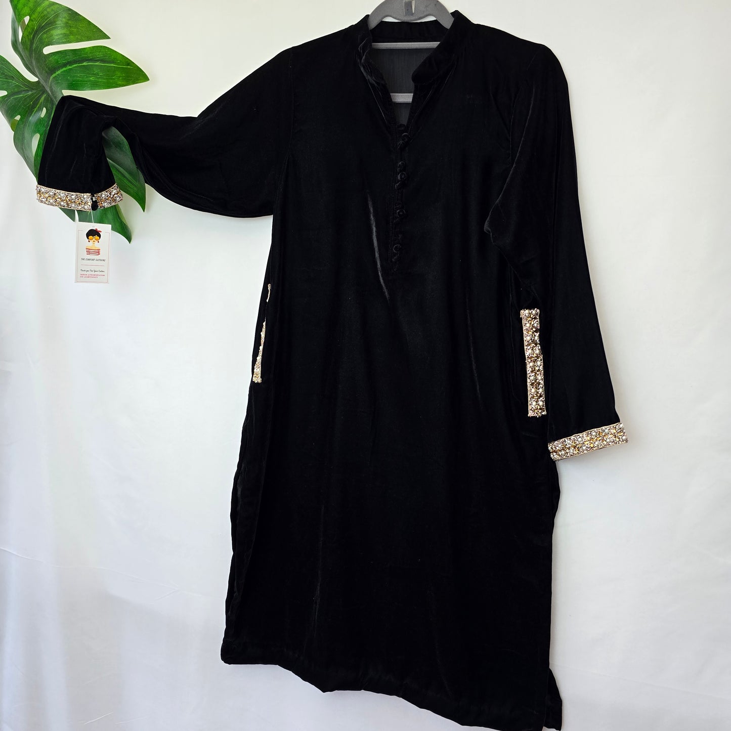 Beautiful Pakistani Casual Wear Sleeves Velvet Embroidered Kurta Readymade Velvet Kameez Partywear