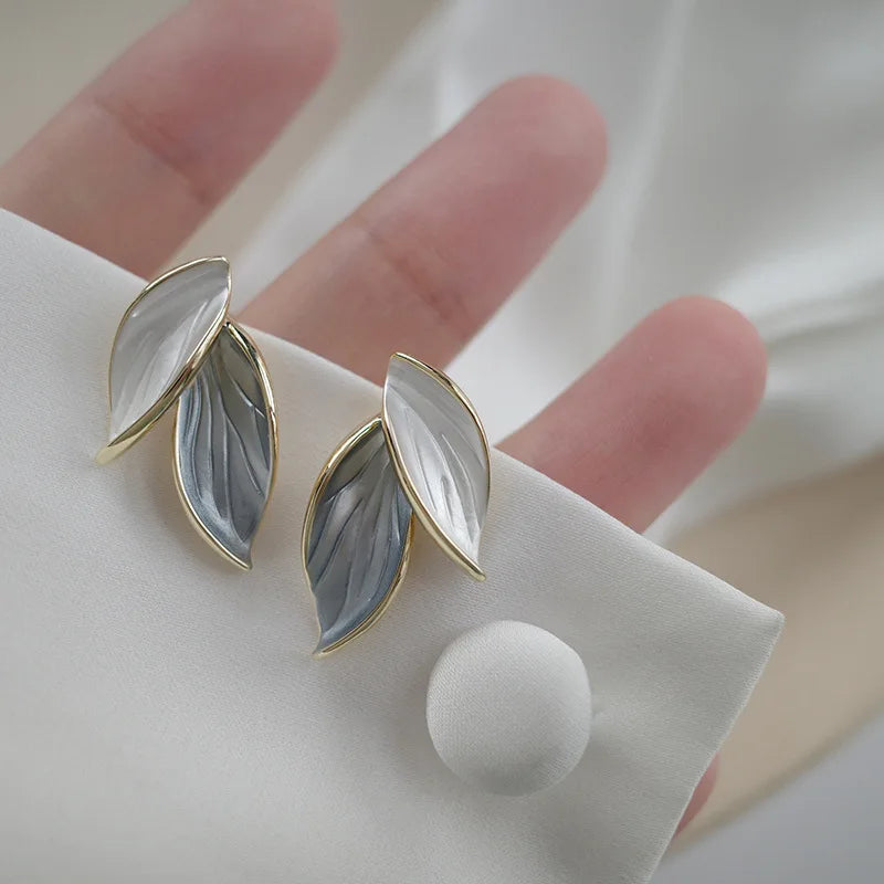 Sweet Leaf Stud Earrings For Women Fresh Blue And White Plant Ear Stud