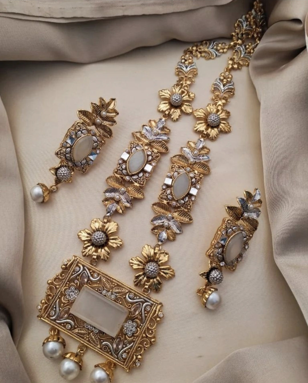 Pakistani/ Indian/ Asian Jewelry Set || Mala Necklace, Jhumkas and Tika || Formal Wear Jewelry