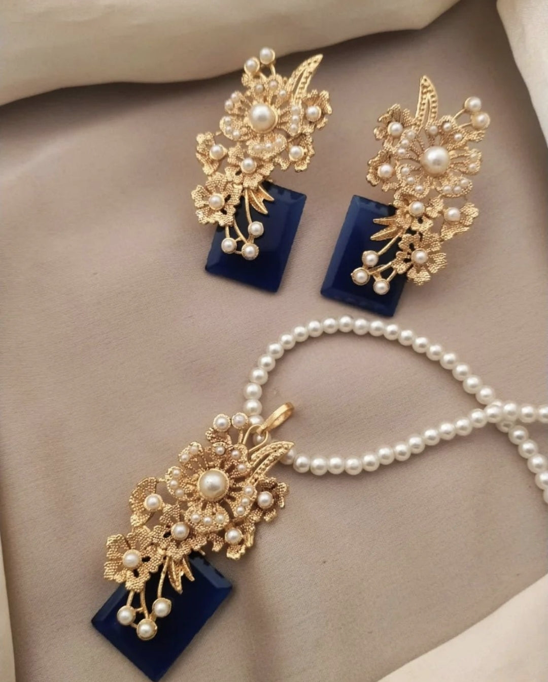 Pearl Maala Pendant Set/ Desi Kundan /Sabyasachi Bollywood Tyaani/ South Asian Bengali