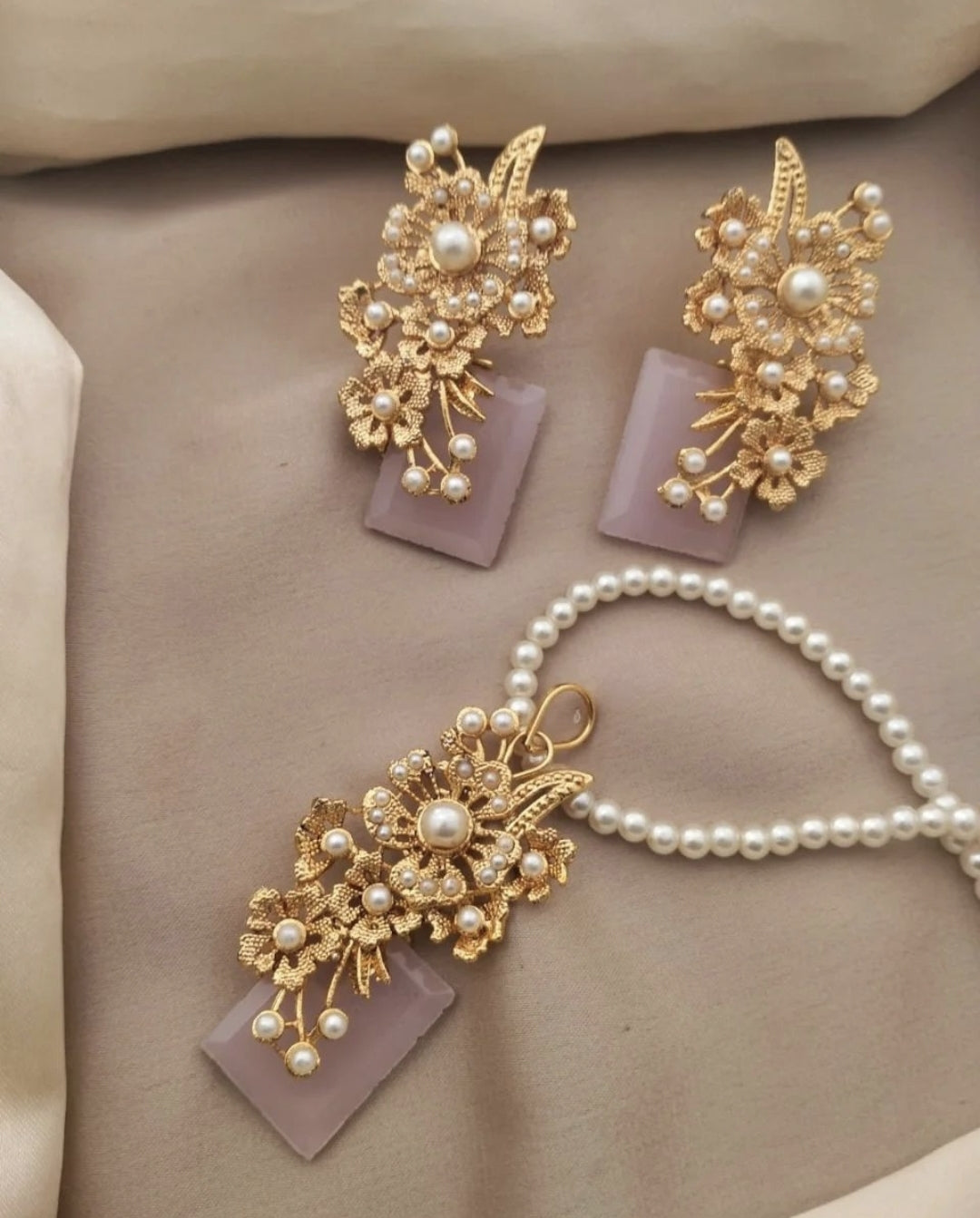 Pearl Maala Pendant Set/ Desi Kundan /Sabyasachi Bollywood Tyaani/ South Asian Bengali